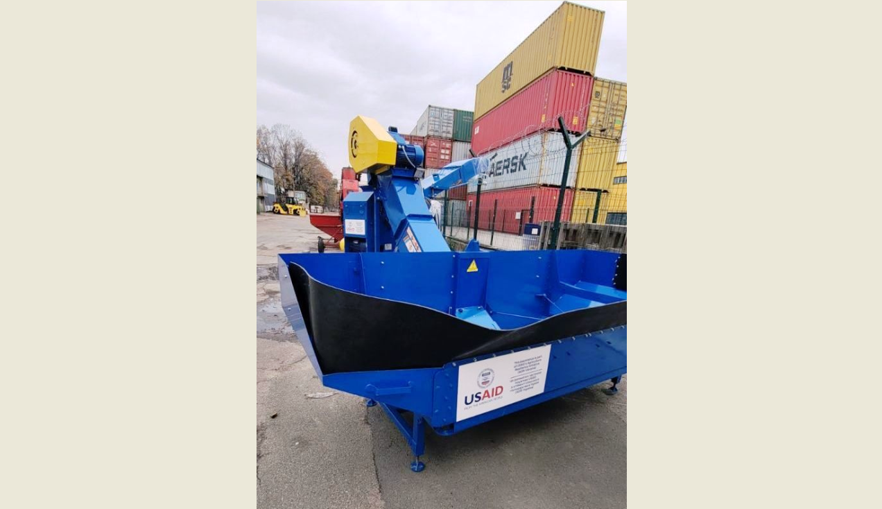 Lanzador de granos con tolva PZM-120B2 para USAID, foto