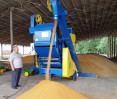 Machine de nettoyage de grains automotrice ОВС-25С avec cyclone, photo